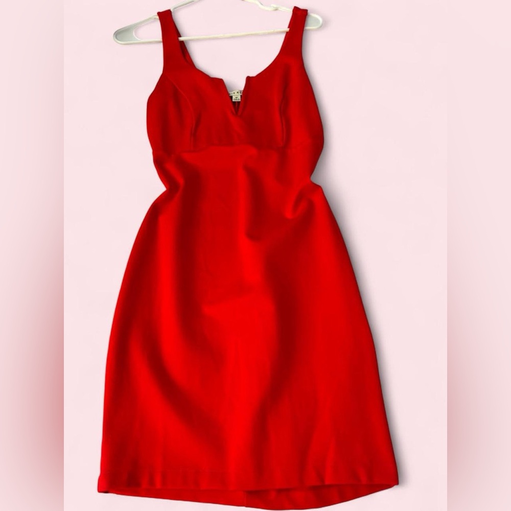 Elegant Red Sleeveless Dress
